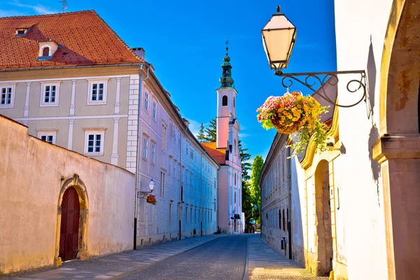 Färgglada street av barock staden Varaždin — Stockfoto