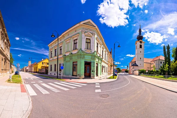 Stad van Koprivnica oude straatmening — Stockfoto
