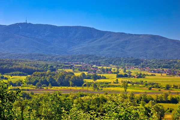 Medvednica mountain vew aus Zagorje — Stockfoto