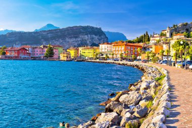 Lago di Garda şehir Torbole panoramik görünüm