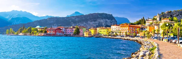 Lago di Garba staden Torbole panoramautsikt — Stockfoto