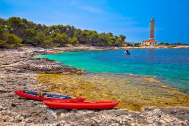 Veli sıçan deniz feneri ve turkuaz beach görüntüleyin