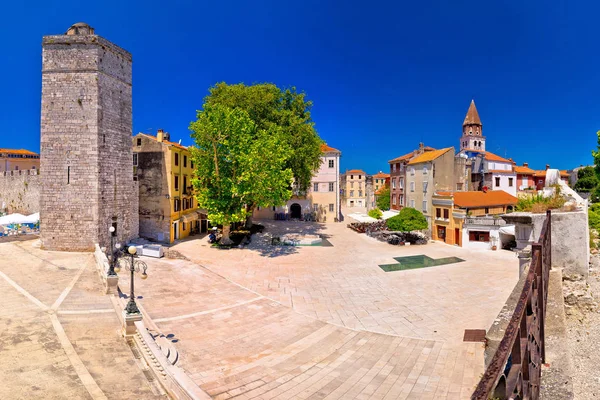 Zadar öt wells tér és a történelmi építészet panoráma — Stock Fotó