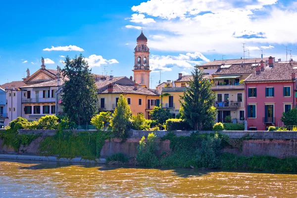 Lungomare dell'Adige a Verona vista — Foto Stock