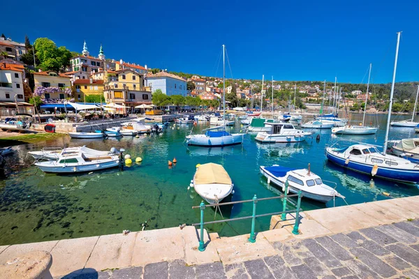 Idyllische mediterrane waterkant in Volosko dorp — Stockfoto