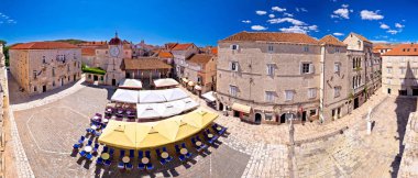 UNESCO Trogir Şehri ana kare panoramik görünüm 