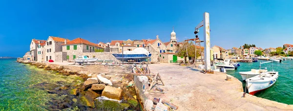 Ön av Prvic harbor panorama i Sepurine — Stockfoto