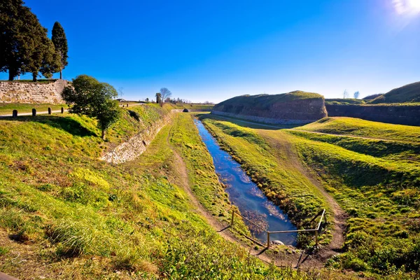 Town of Palmanova defense walls and trenches — Stock Photo, Image