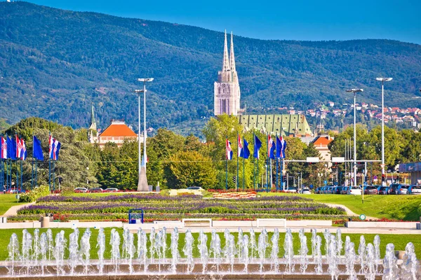 Fontäner och stadsbilden i kapital staden Zagreb — Stockfoto