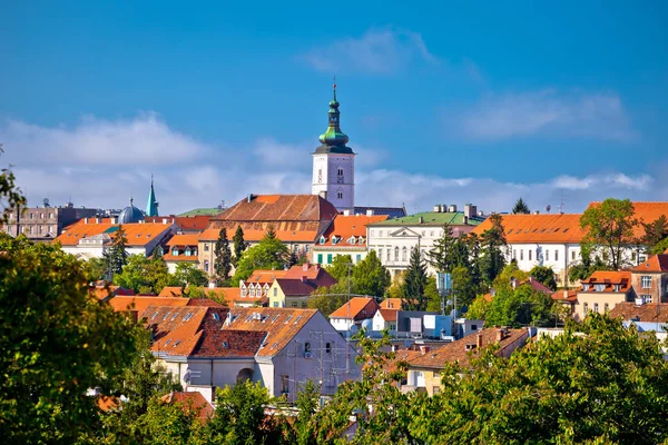 Zagreb historiska övre staden stadssilhuetten — Stockfoto