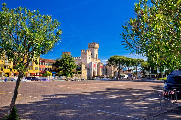 Lago di Garda 西尔米奥镇视图 — 图库照片