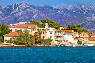 Kastel Gomilica su panoramik manzaralı