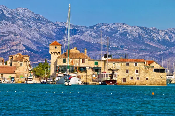 Kastel Gomilica su panoramik manzaralı