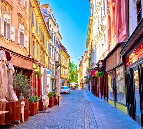 Colorido rua da cidade velha em Liubliana — Fotografia de Stock