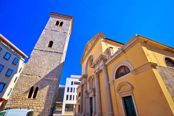 Rijeka church und square street view — Stockfoto