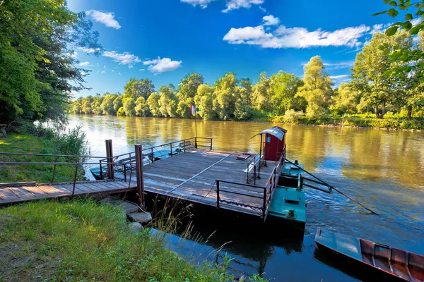 Ferry aan de rivier Mura Medimurje regio volgens — Stockfoto