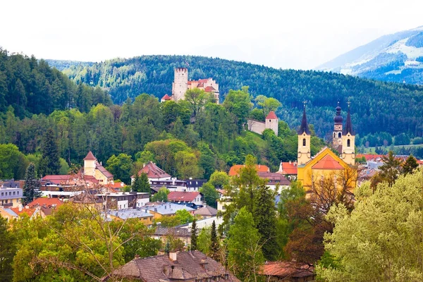 Město Brunico v Val Pusteria — Stock fotografie