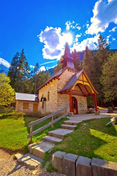 Church and Braies lake in Dolomite Apls — Stock Photo, Image