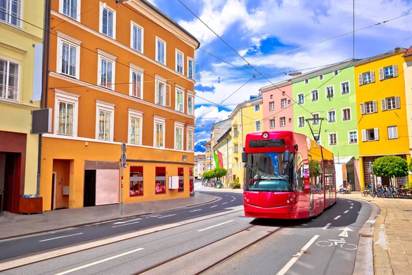 Rua colorida de Innsbruck vista — Fotografia de Stock
