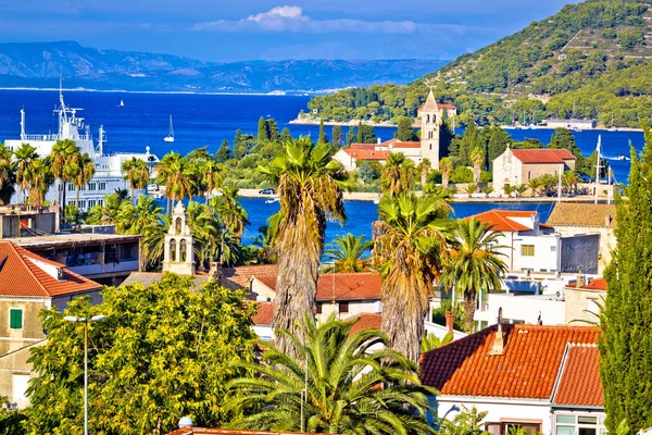 Doğal Vis Adası su manzaralı