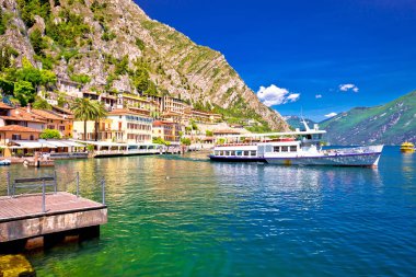 Limone sul Garda pitoresk Limanı turizm tekne
