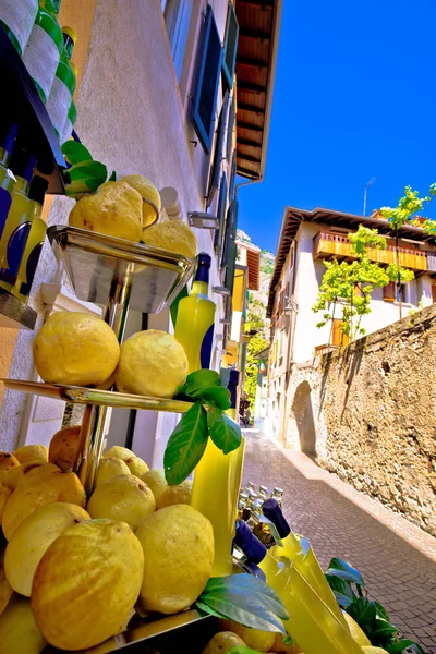 Limone 街的柠檬和柠檬国内产品 — 图库照片