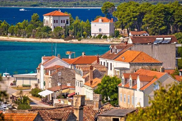 Isla de Zlarin frente al mar y vista de la arquitectura —  Fotos de Stock