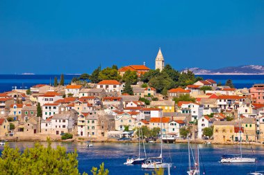 Primosten manzarası görünümünün Adriyatik Turizm