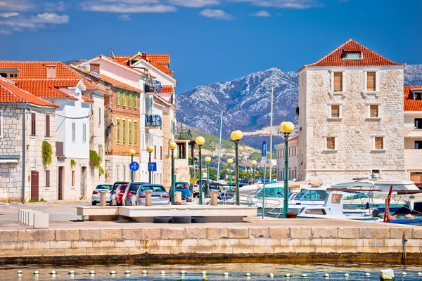 Kastel Novi turquoise haven en architectuur bekijken — Stockfoto