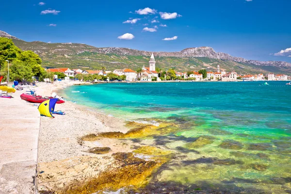 Hitos Kastel Stafilic y vistas a la playa de color turquesa — Foto de Stock