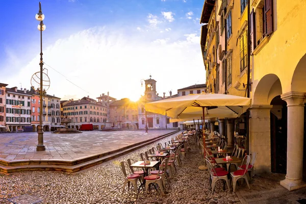 Piazza san giacomo in udine sonnenuntergang panorama — Stockfoto