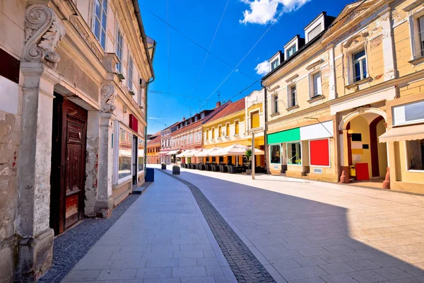 Hlavní ulice pohled městě Čakovec — Stock fotografie