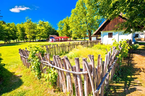 Kumrovec malerisches Dorf in der Region Zagorje in Kroatien — Stockfoto