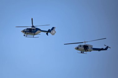 Özel Kuvvetler helikopter ip atlama için hazır takım