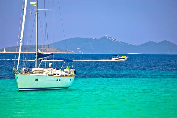 Dugi Otok eiland baai Pahthera zeilen en yachting destinaion — Stockfoto