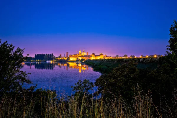 Stadt Mantua Skyline Abendblick — Stockfoto