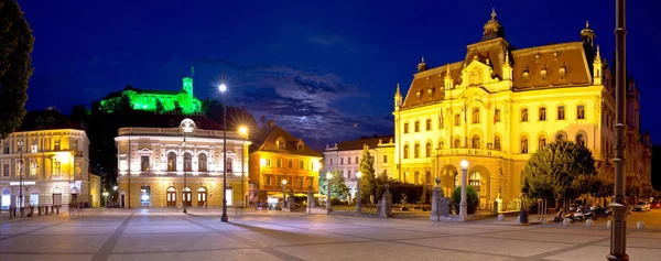 Ljubljana placu i atrakcji wieczoru panoramiczny widok — Zdjęcie stockowe