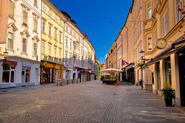 Cidade velha de Ljubljana rua colorida e arquitetura — Fotografia de Stock