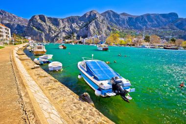 Cetina nehir ağzı Intown Omis görünümünün