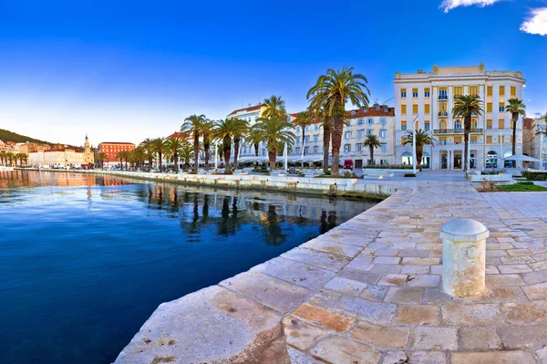 Geteilte Uferpromenade Blick von Pier — Stockfoto