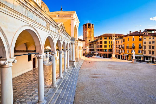 Piazza della Liberta square in Udine landmarks view — Stockfoto