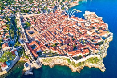 Dubrovnik şehir Unesco Dünya Mirası site havadan görünümü