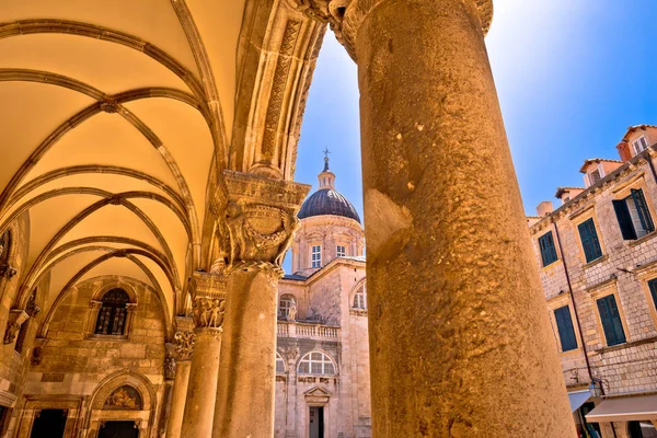 Dubrovnik rua arquitetura histórica e arcos vista — Fotografia de Stock