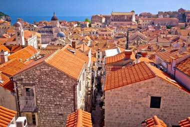 Dubrovnik çatıları ve tarihi simge görünümü