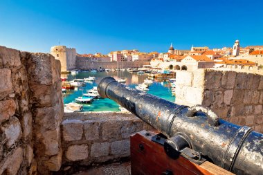 Dubrovnik liman ve Simgesel formu surların görüntülemek