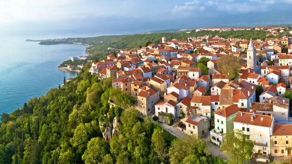 Ciudad de Omisalj en la isla de Krk panorama aéreo —  Fotos de Stock