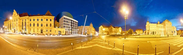 Zagreb. Republiek Kroatië plein advent avond panoramisch uitzicht — Stockfoto