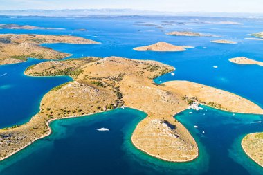 Kornati. Ünlü Adriyatik denizcilik rotasının hava manzarası,