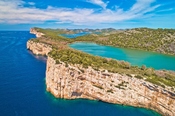 Parque natural de Telascica y lago Mir verde en la isla de Dugi Otok aer —  Fotos de Stock