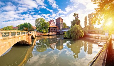 Nurnberg. Pegnitz Nehri Weaterfront Weinstadel ve Henkersteg